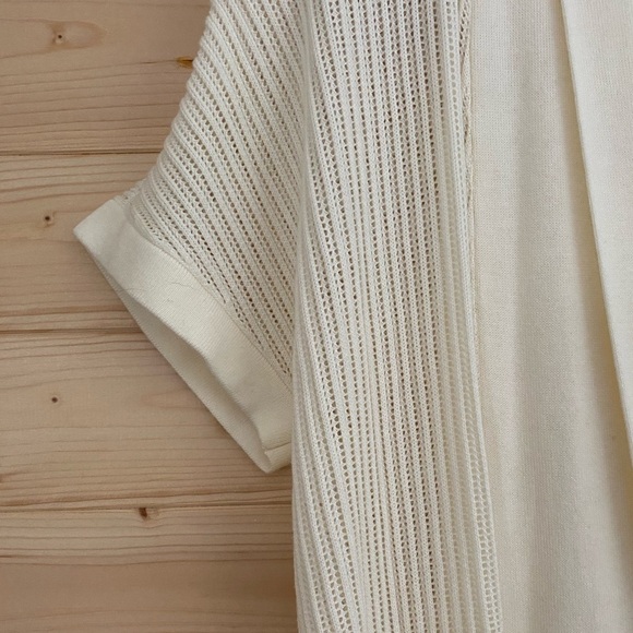 SOLD NWOT BANANA REPUBLIC Women’s Cardigan Sweater | Color: Cream | Size: XS/S - Picture 4 of 8